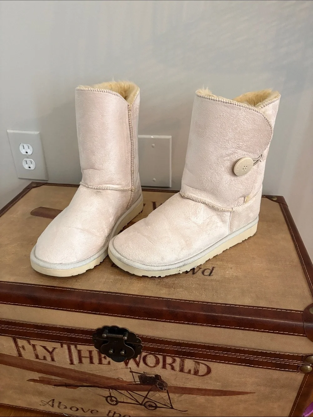 UGG Women's Button Short Boots Cream Colored